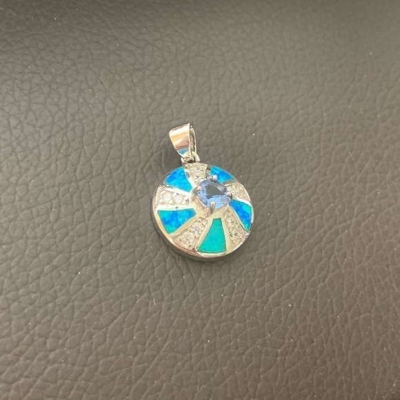 NWOT Gorgeous Ocean Blue 925 Pendant - Picture 5 of 5